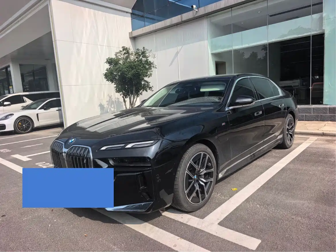 BMW i7 2023