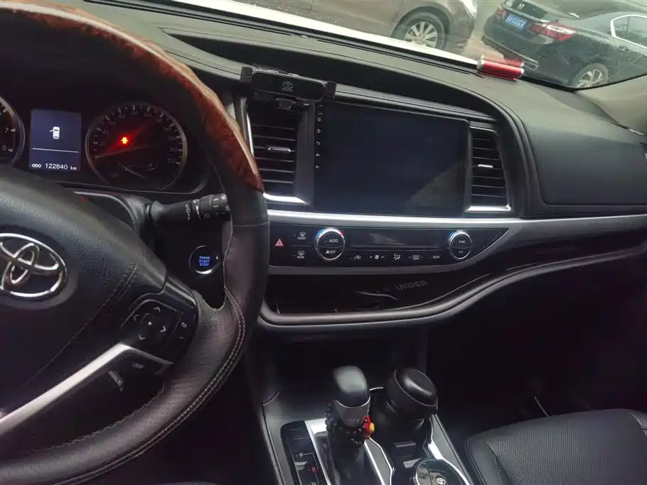 Toyota Highlander 2015 2.0T AWD Luxury Edition 7-seater фото 12