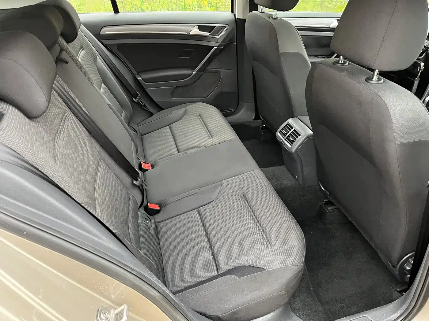 Volkswagen Golf 2017 230TSI Auto Comfort Millionth Anniversary Edition фото 11