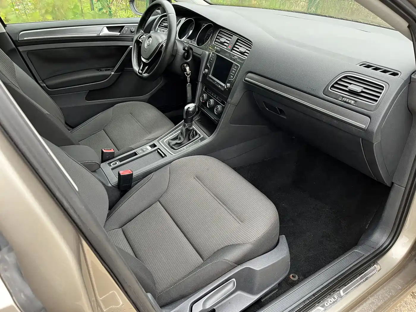 Volkswagen Golf 2017 230TSI Auto Comfort Millionth Anniversary Edition фото 12