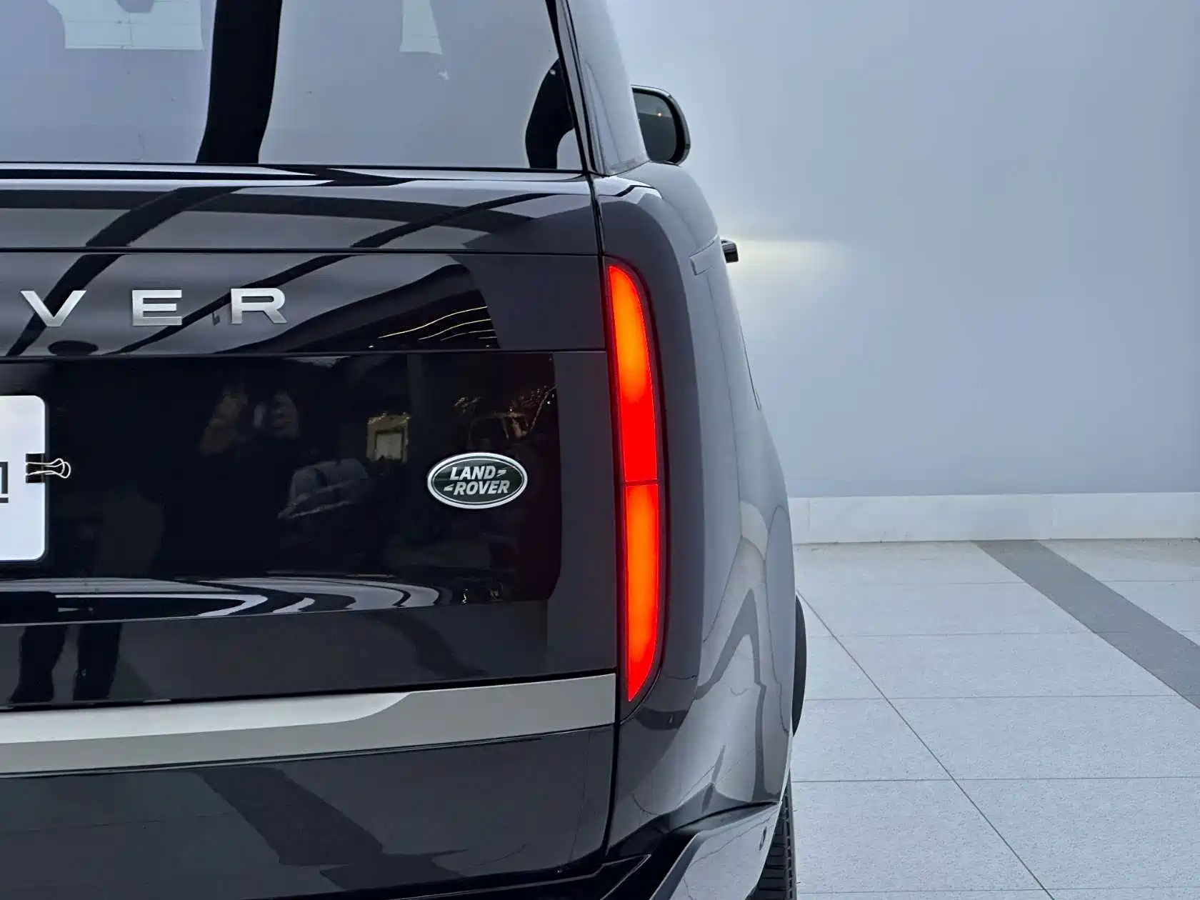 Photo 6 - Land Rover Range Rover