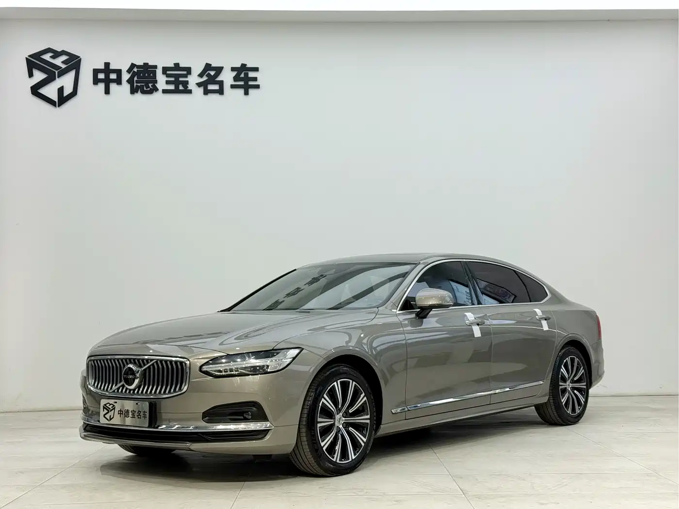 VOLVO S90
