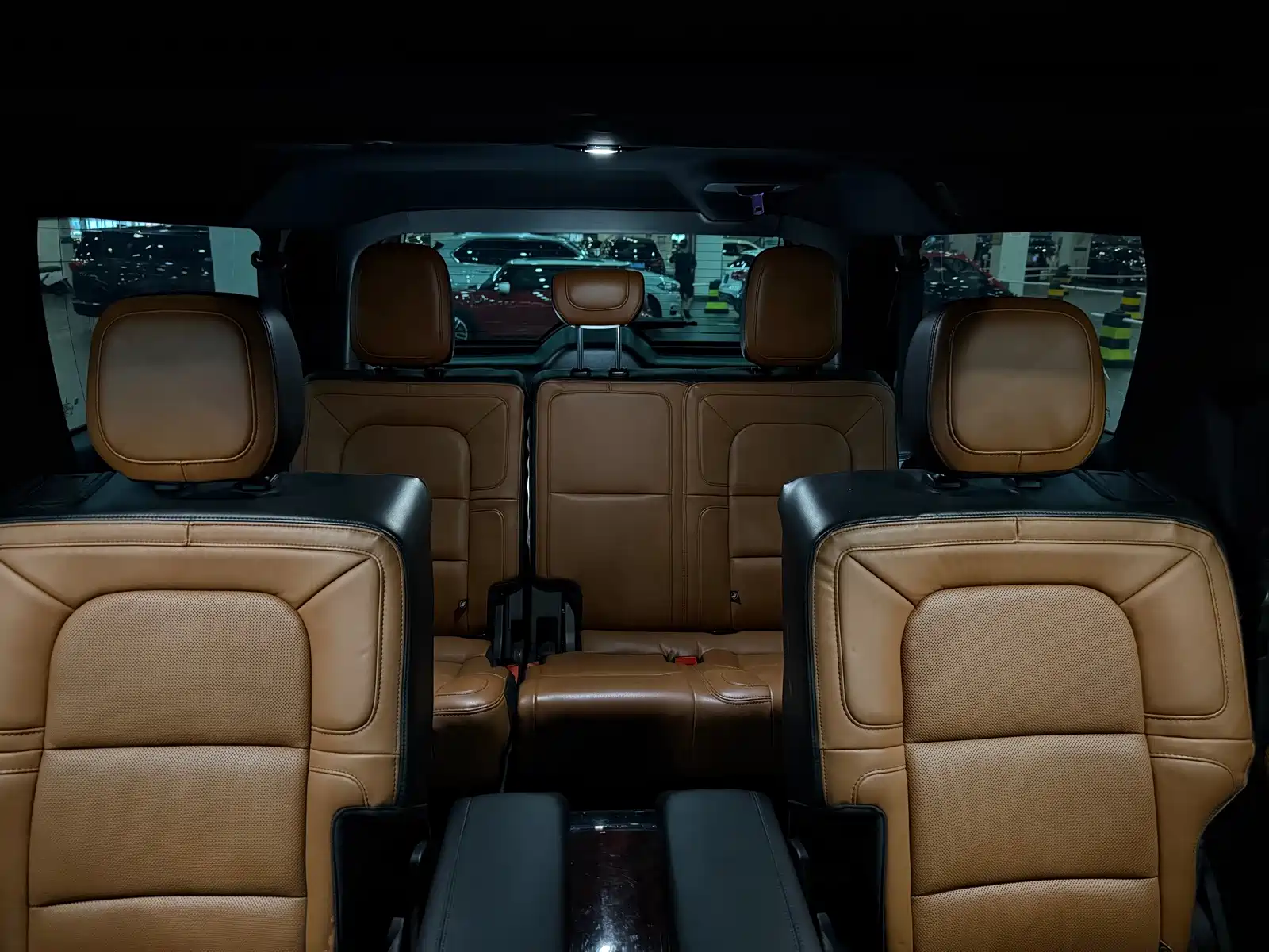 Фото 8 - Lincoln Navigator
