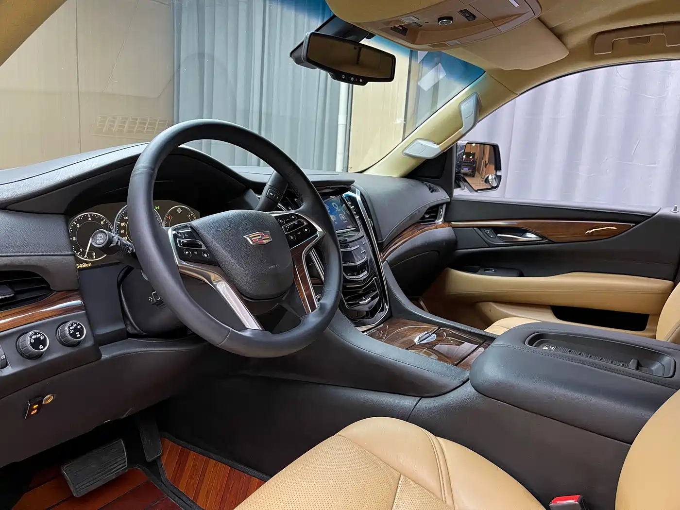Cadillac Escalade 2017 6.2L ESV Platinum Extended фото 4