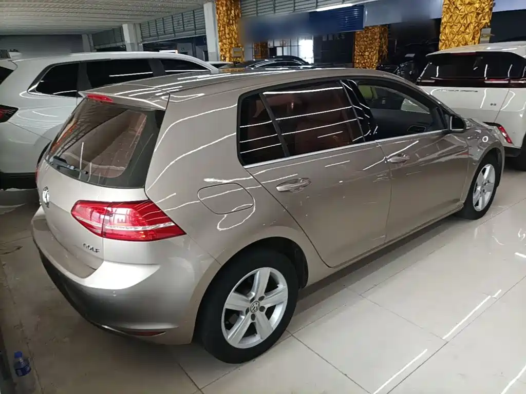 Фото 7 - Volkswagen Golf