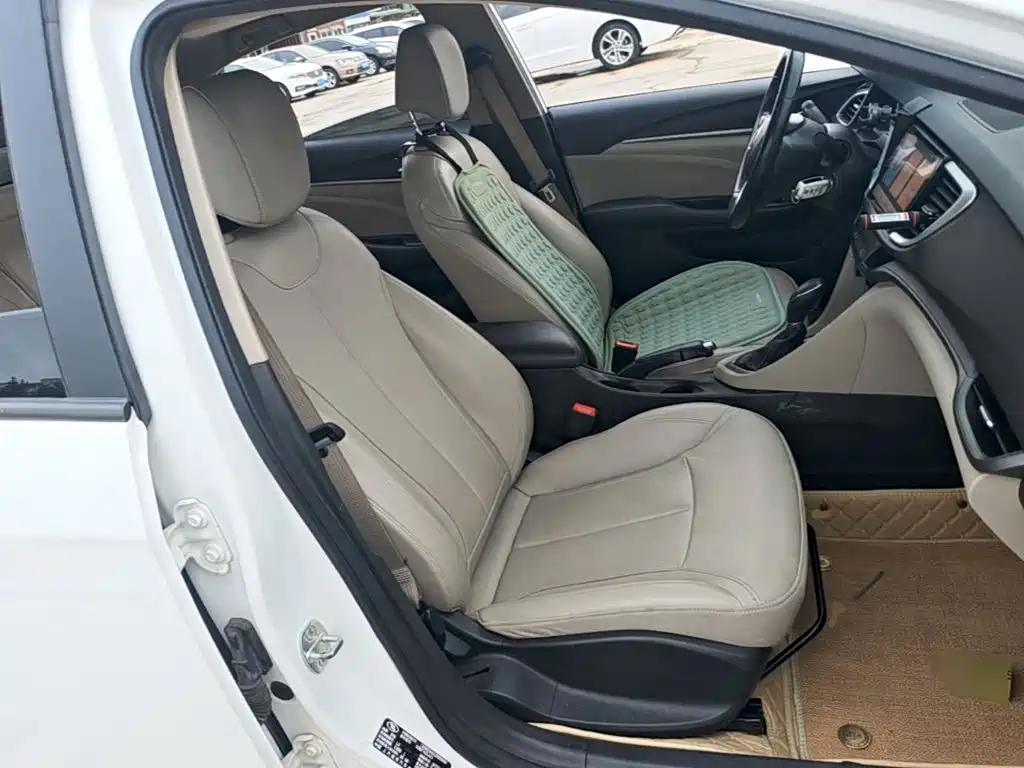 Фото 25 - Buick Excelle