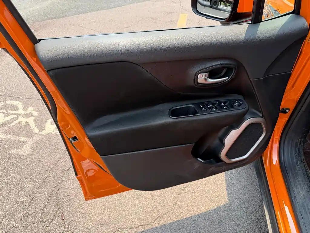 Jeep Renegade 2019 2018 Connected Large Screen Edition 180T Automatic High Energy