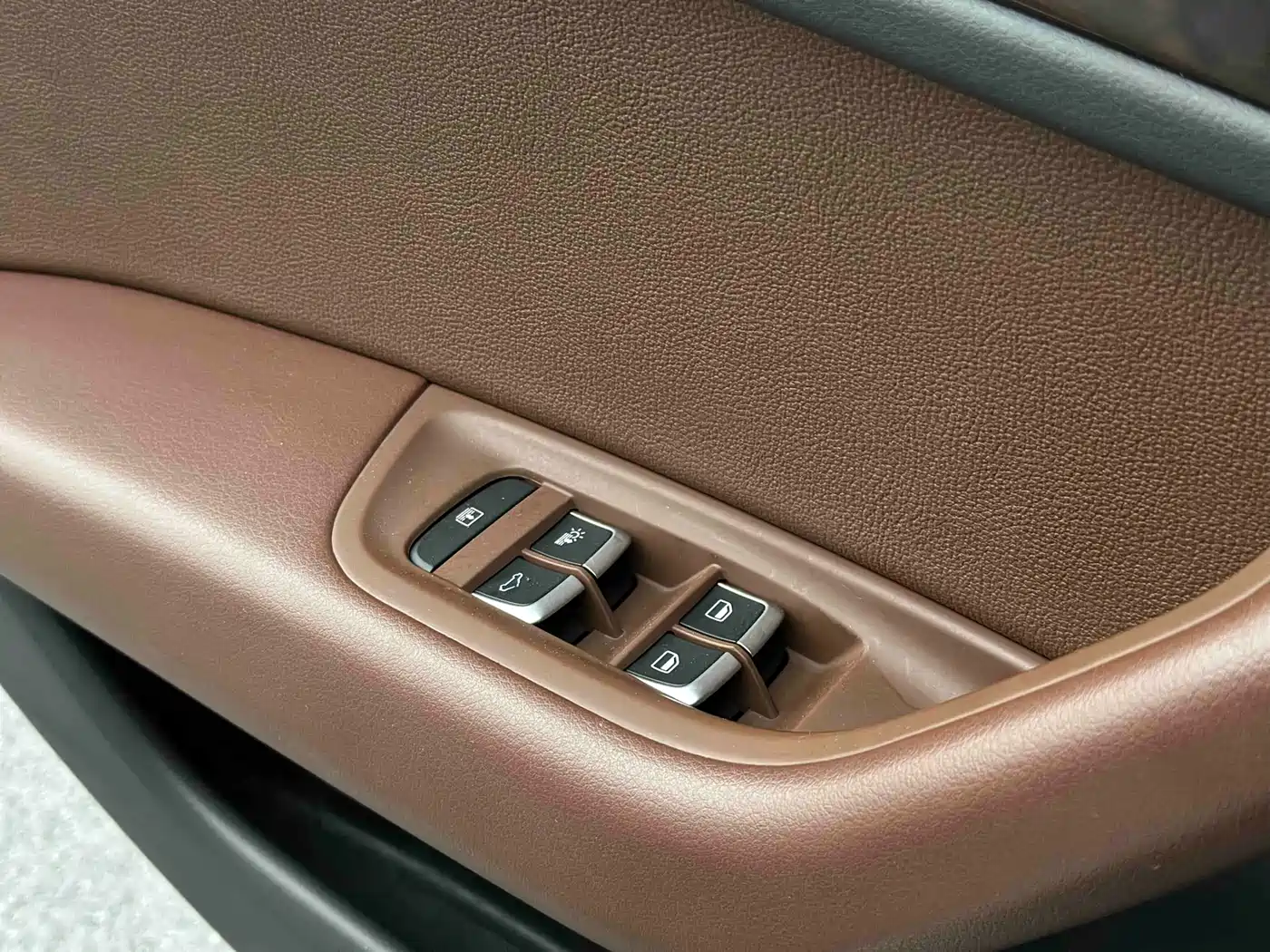 Audi A6L 2014 30 FSI Luxury фото 13