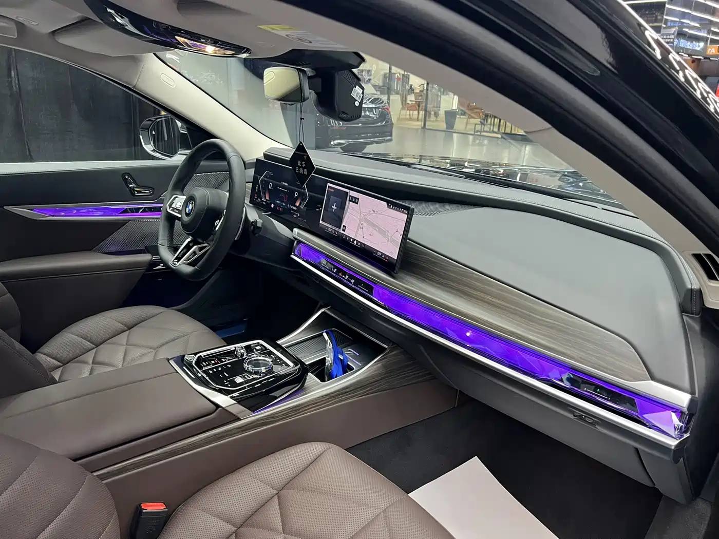 BMW 7 Series 2023 Model 735Li M Sport Package фото 8