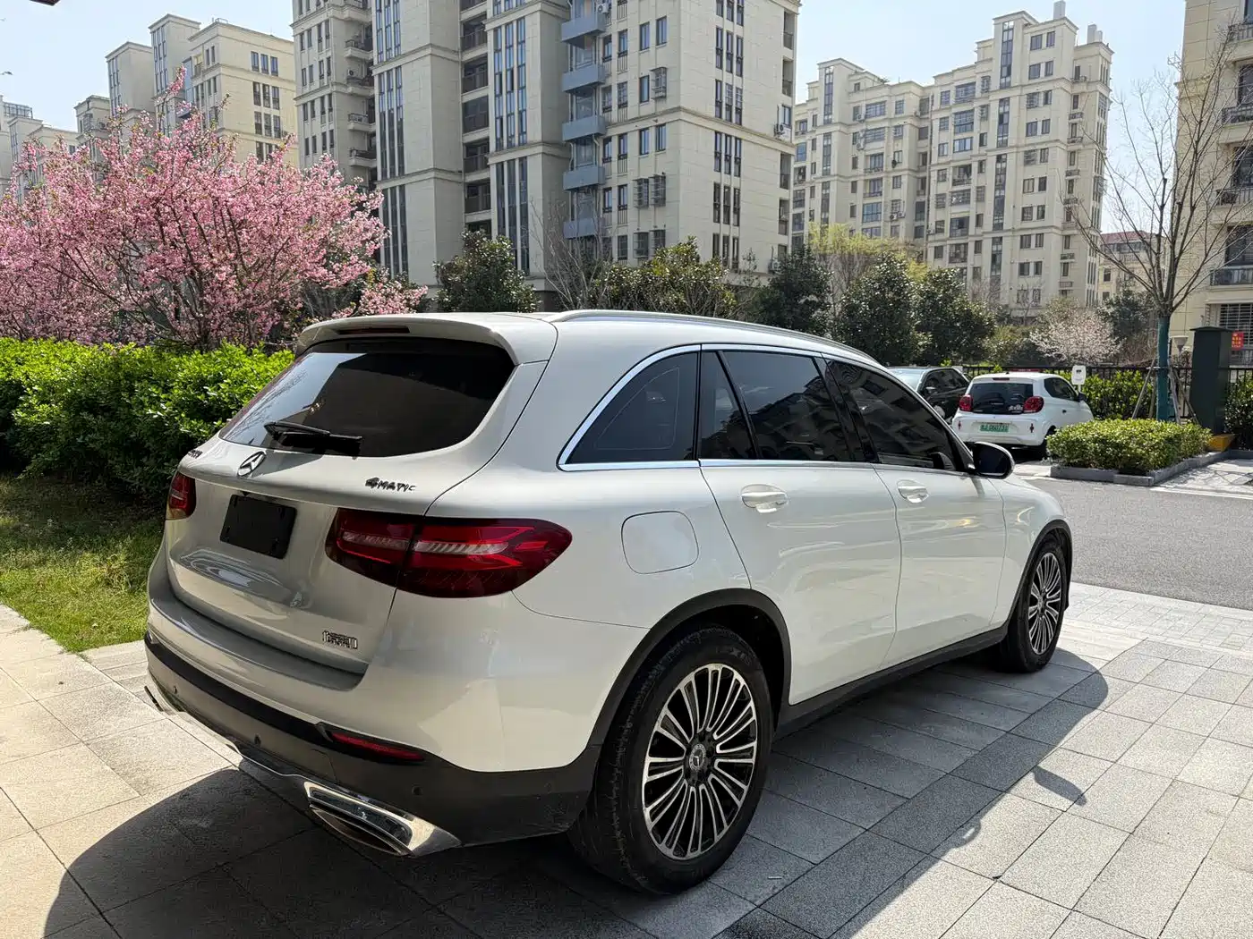 MERCEDES-BENZ GLC