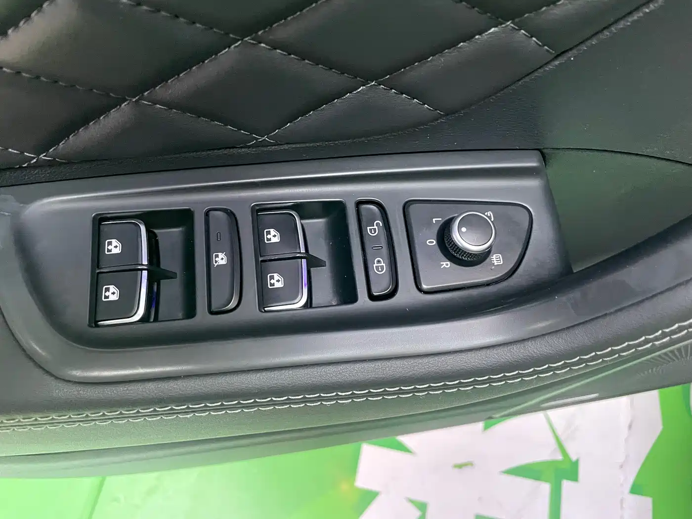 Hongqi HS7 2023 2022 3.0T Automatic 4WD ZhiLian QiXiang Edition 5-seater