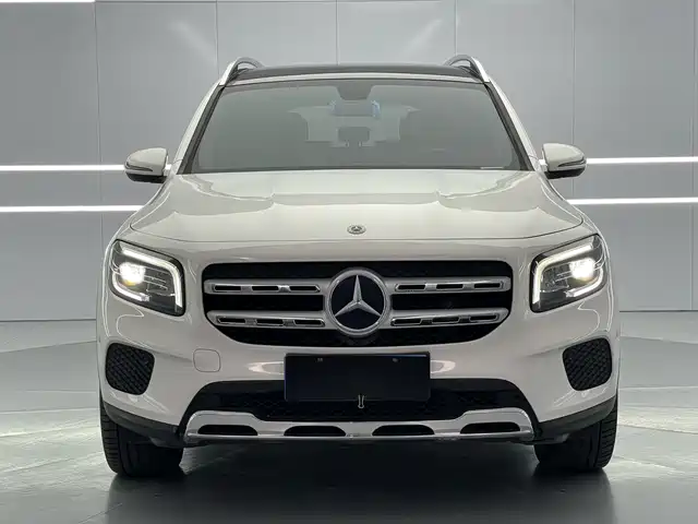 MERCEDES-BENZ GLB