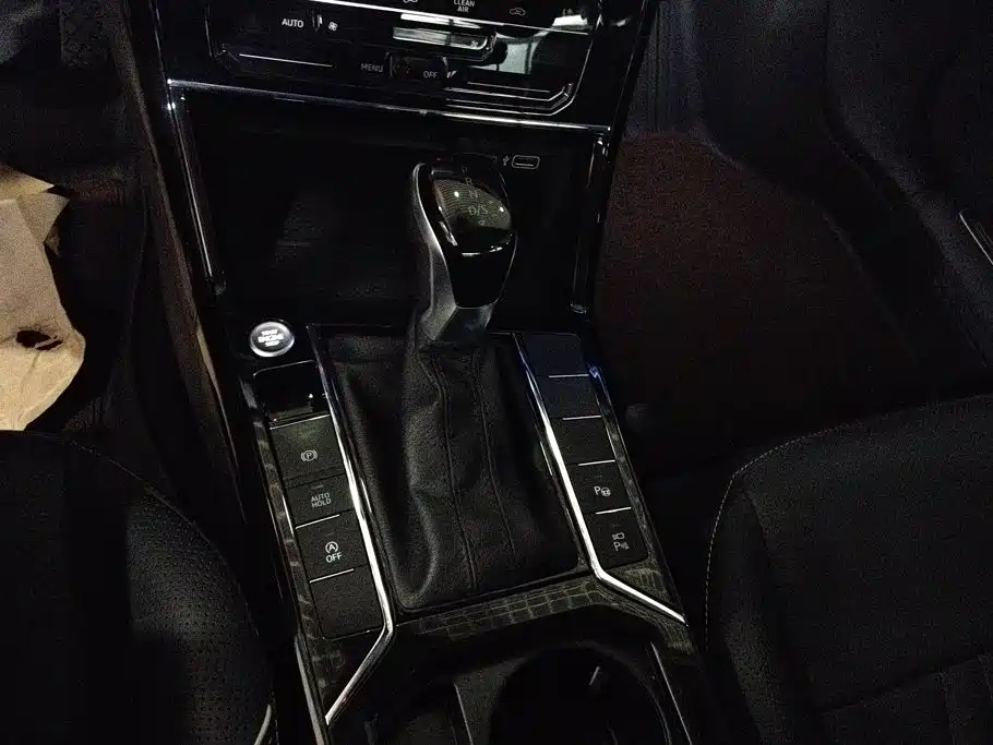 Фото 16 - Volkswagen Passat