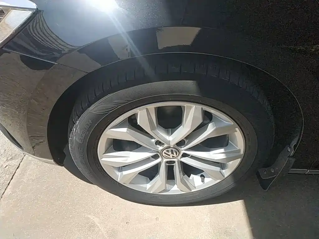 Фото 23 - Volkswagen Magotan