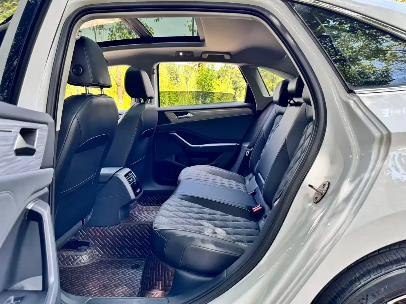 Volkswagen Sagitar, миниатюра 8