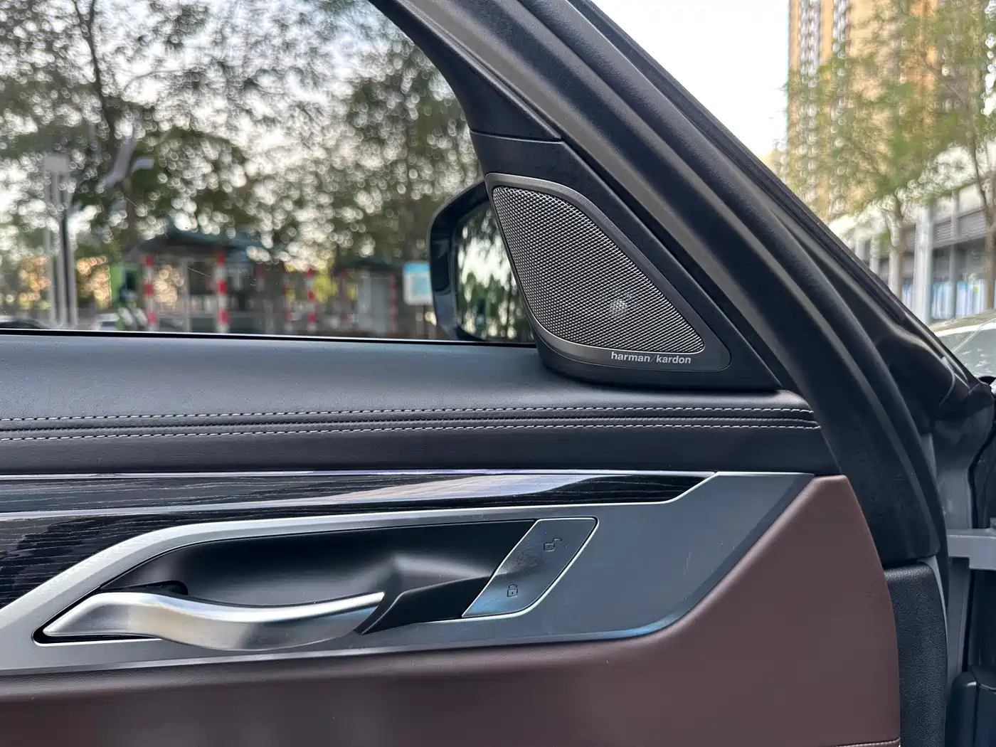 BMW 7 Series 2019 740Li Exclusive M Sport Package фото 10
