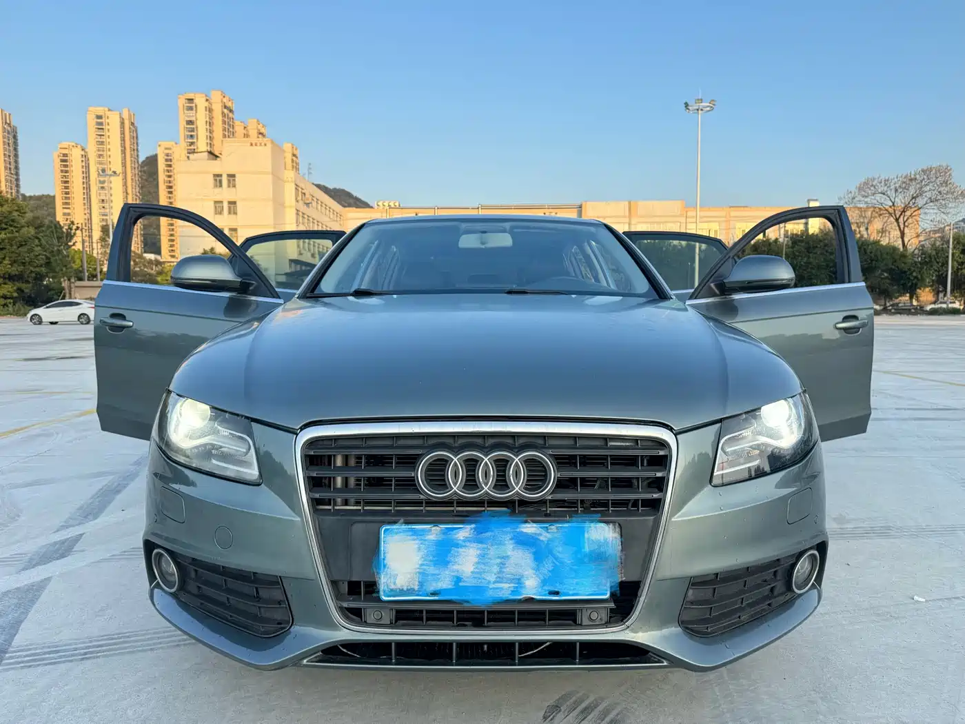 Фото 1 - Audi A4L