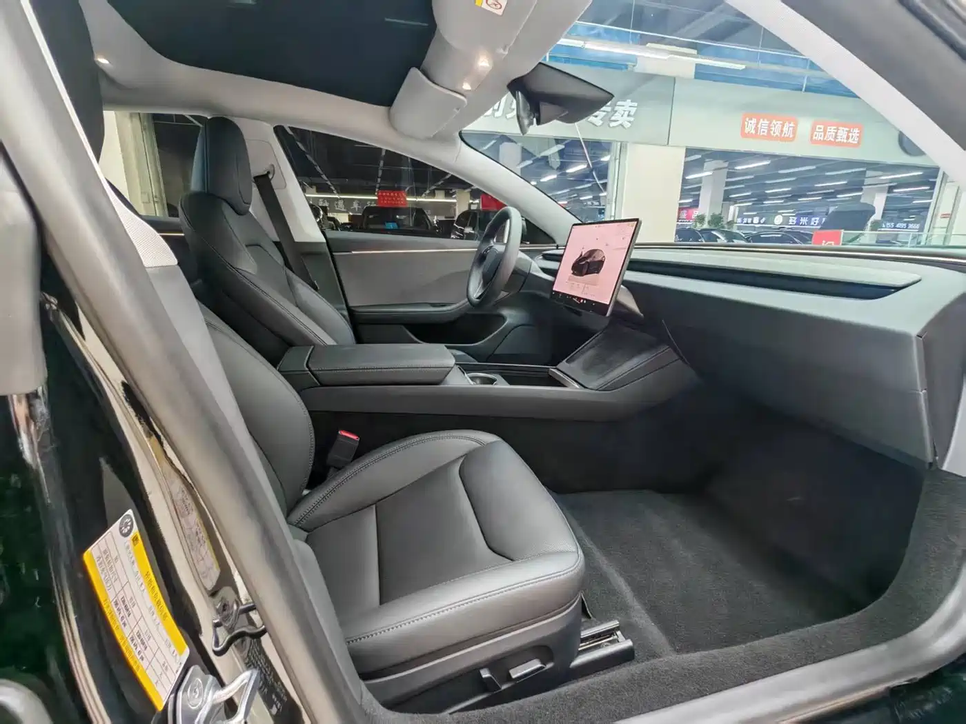 Tesla Model 3 2026 2025 Model Year Facelift Rear-Wheel Drive