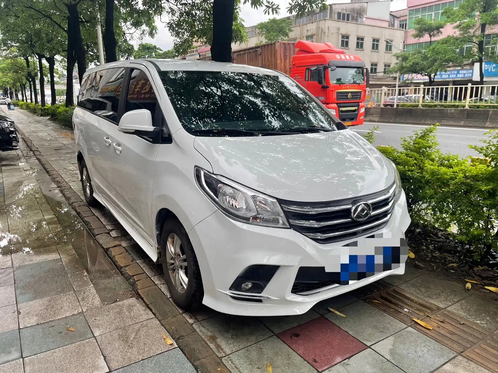 Фото 1 - Maxus G10