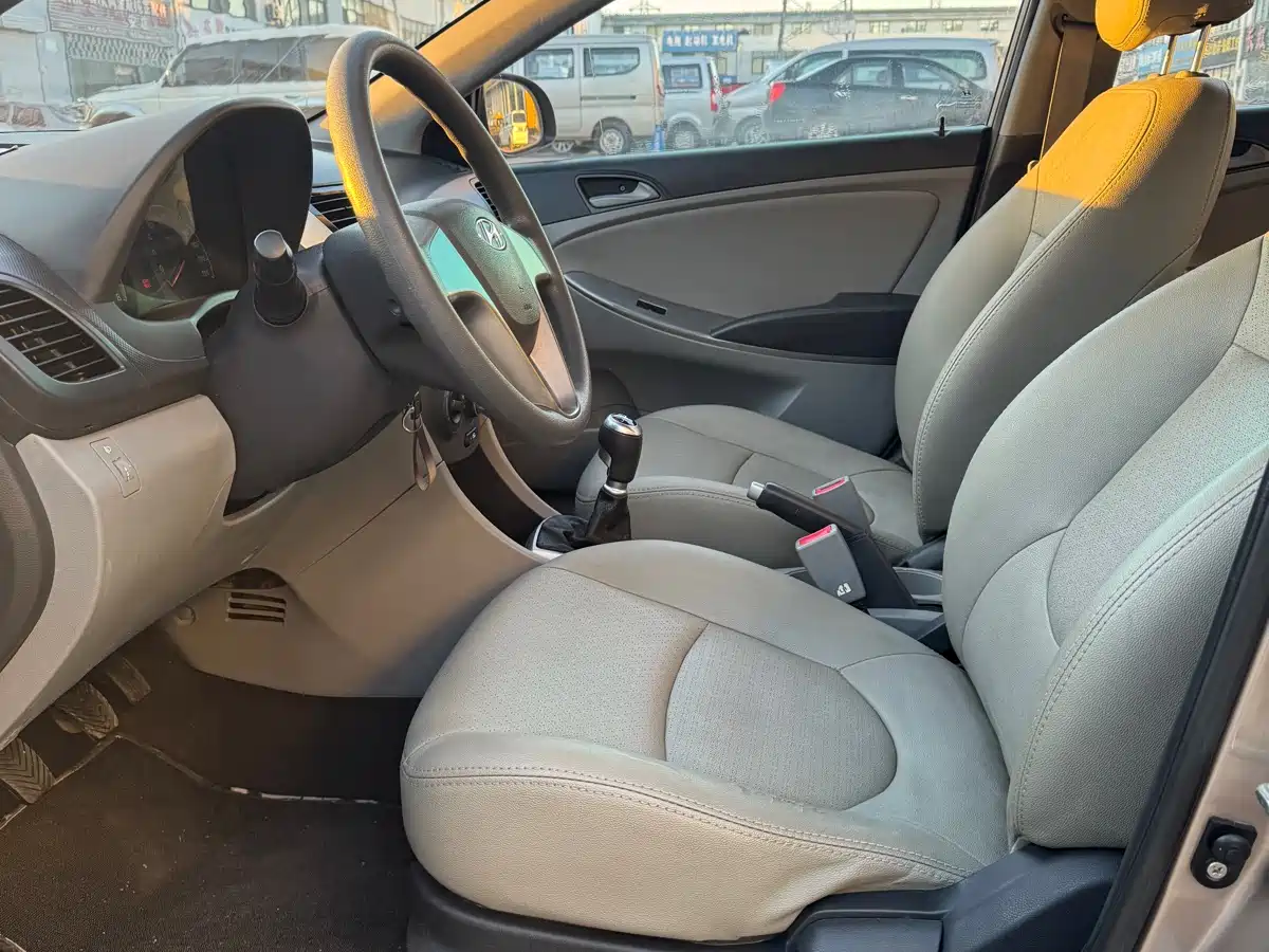 Hyundai Verna 2014 1.4L Manual Smart GLS фото 6