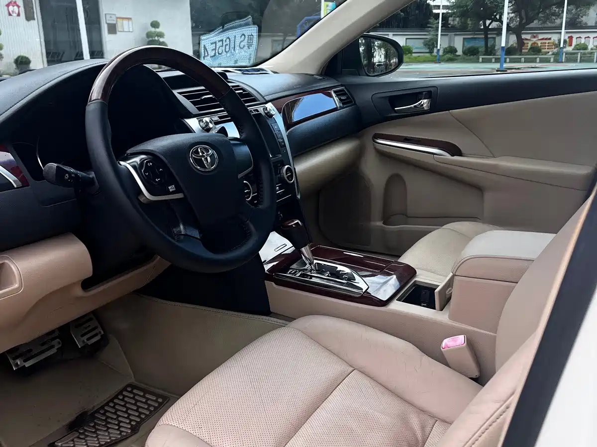 Toyota Camry 2014 2013 2.0G Comfort