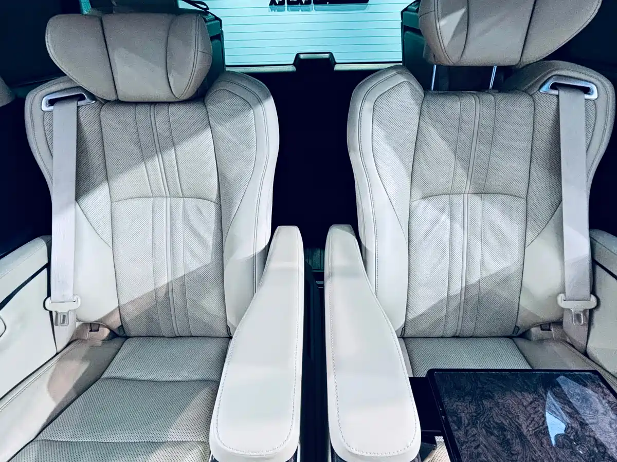 Toyota Alphard 2021 Hybrid 2.5L Premium фото 4
