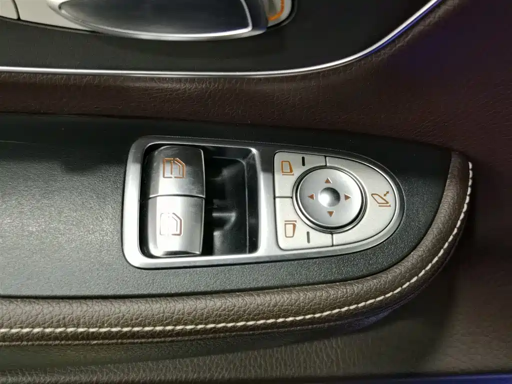 Mercedes-Benz V-Class 2021 V 260 L Long Wheelbase Luxury Edition фото 9