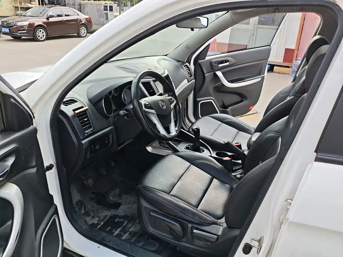 Фото 14 - Changan CS35