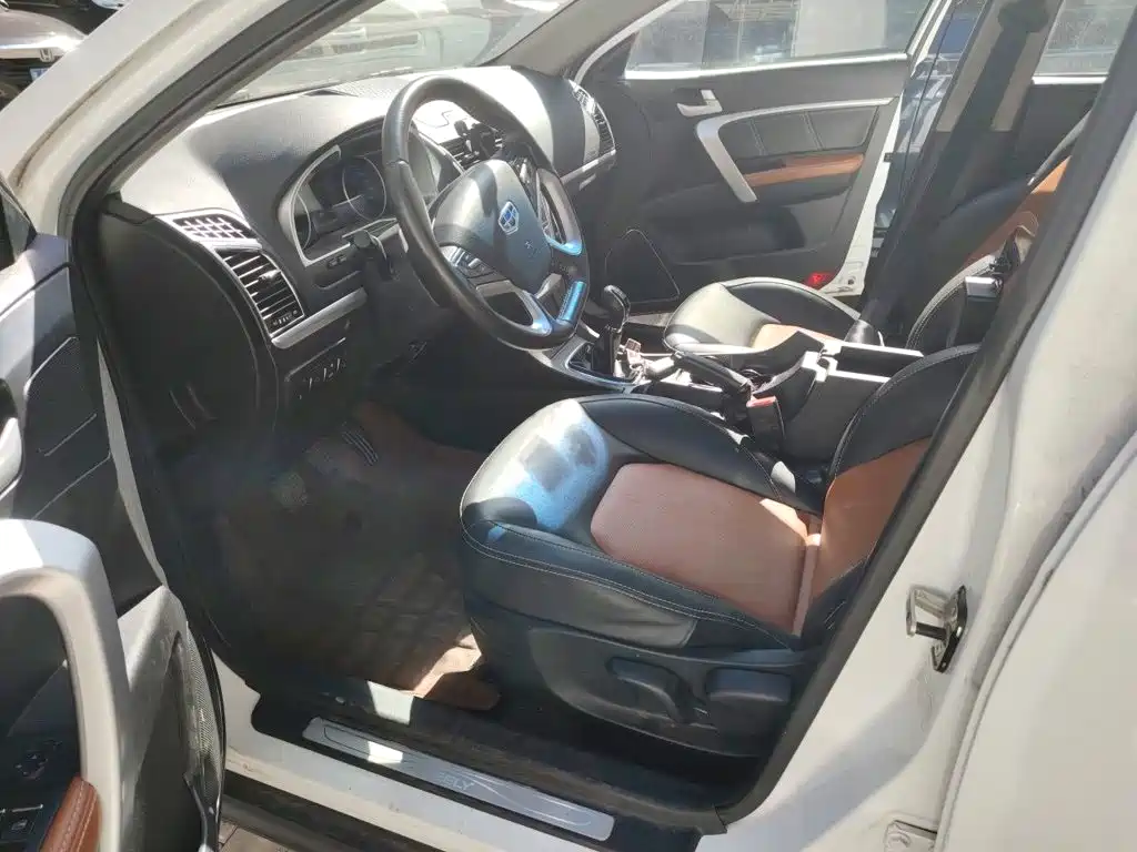 Фото 14 - Geely Emgrand
