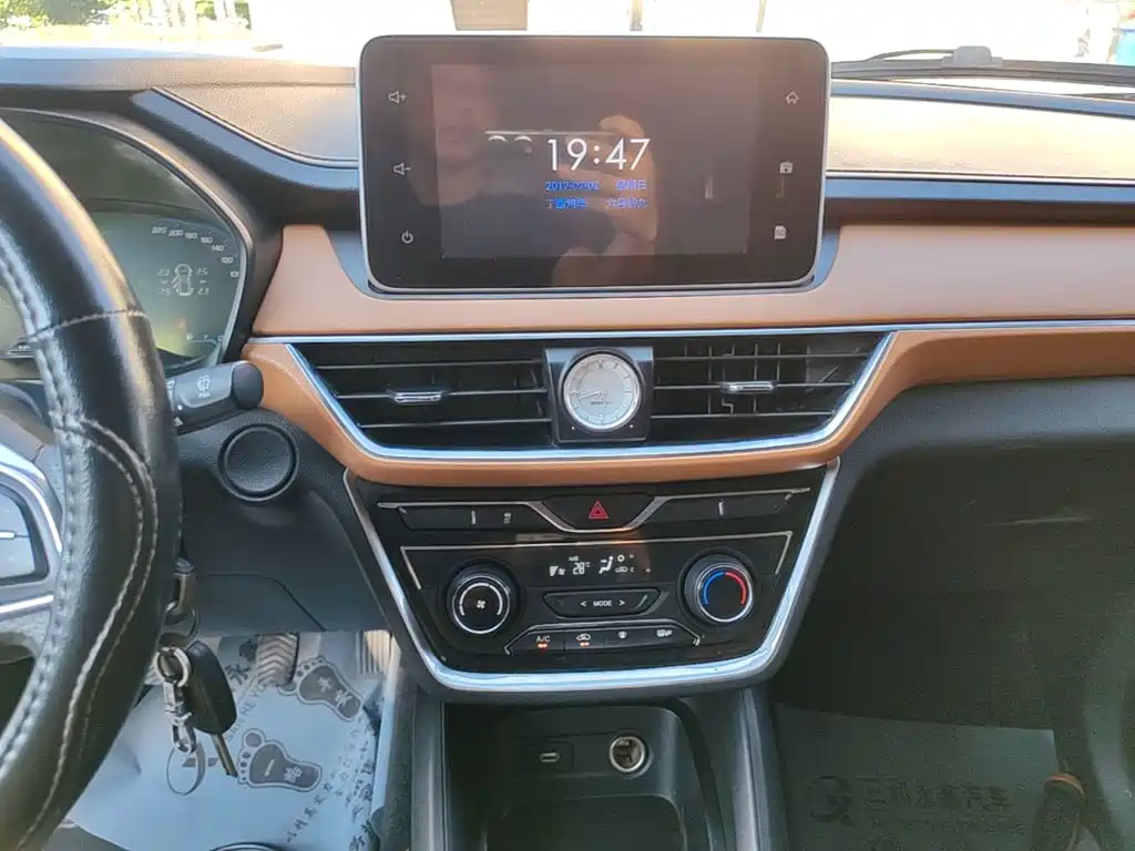 Wuling Motors Wuling Hongguang S3 2019 2018 1.5L Manual Luxury China V