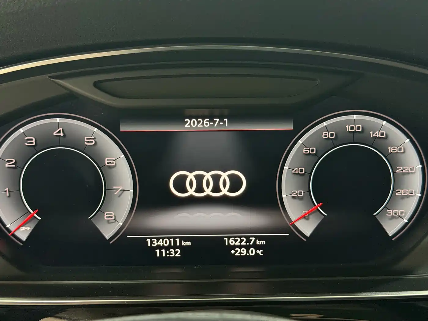 Фото 8 - Audi A8
