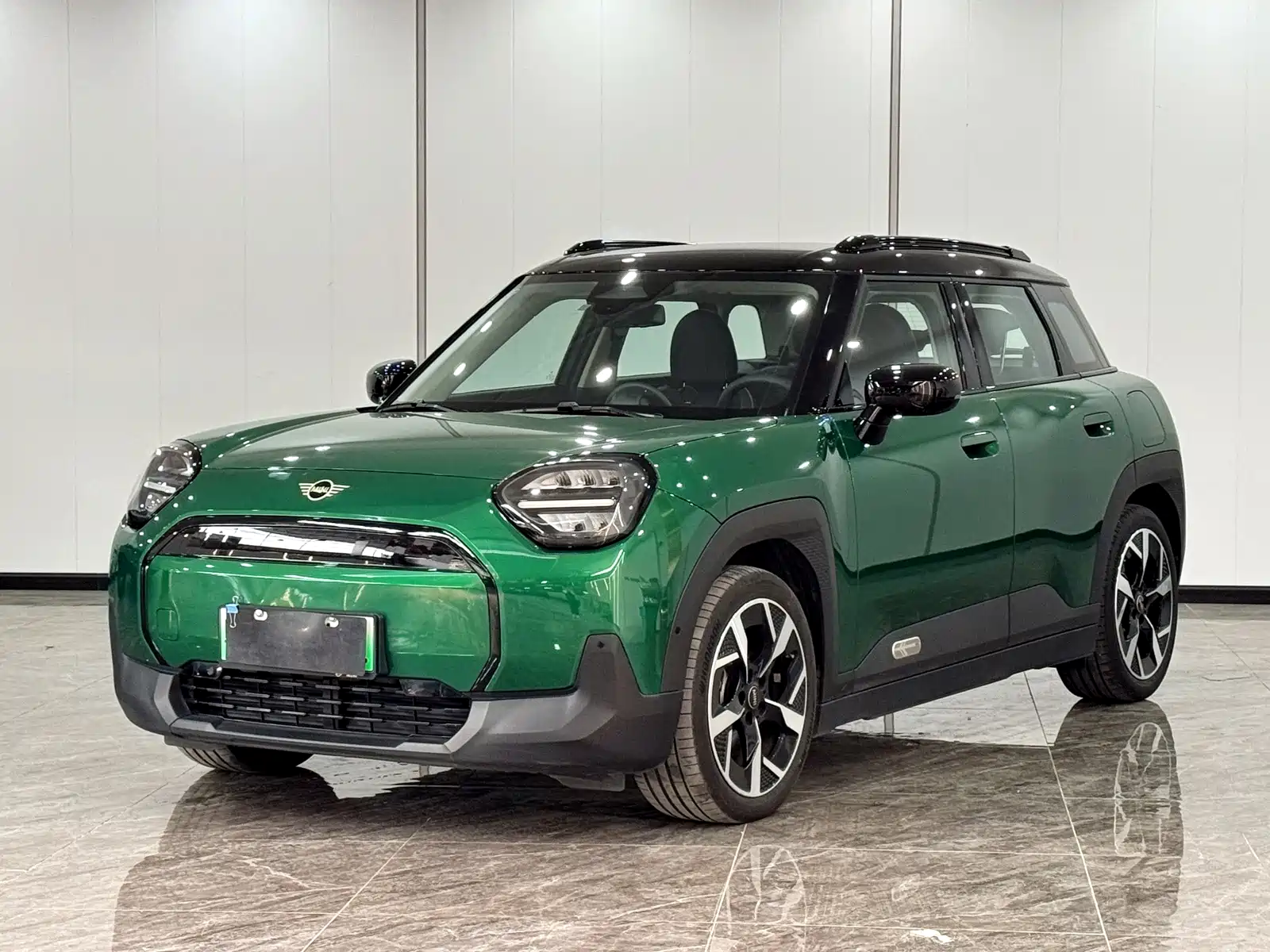 Фото 1 - MINI Aceman