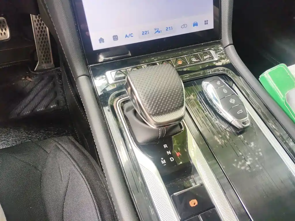 Hongqi H6 2025 2025 Model 2.0T Far-Reaching Edition