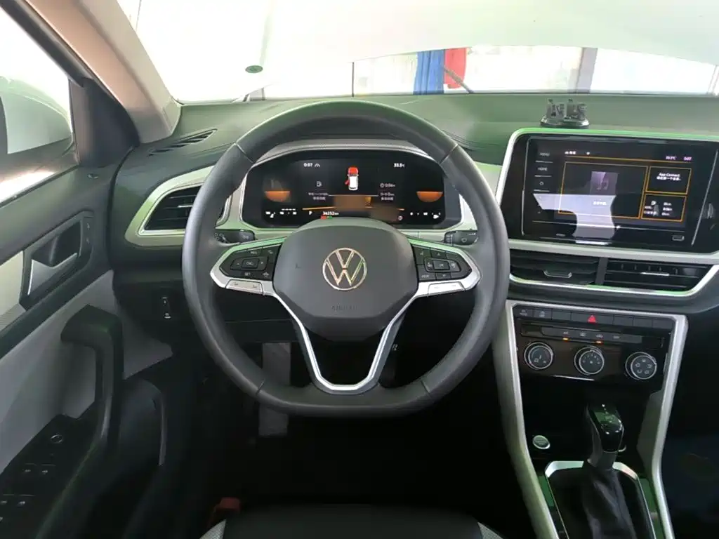 Volkswagen T-Roc, миниатюра 11