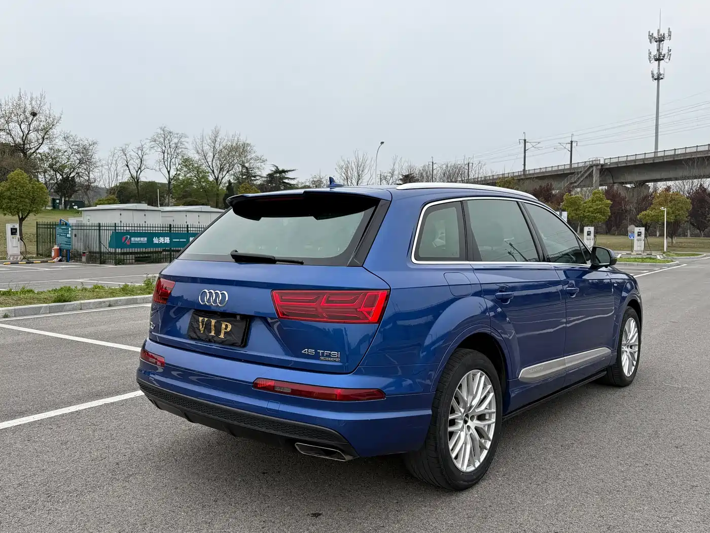 AUDI Q7