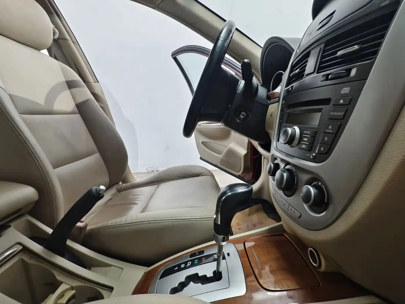 Buick Excelle 2010 2011 1.6LE-AT