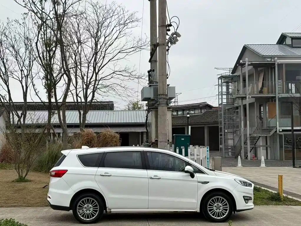 Lifan Xuanlang 2017 2017 1.8L Manual Elite Model