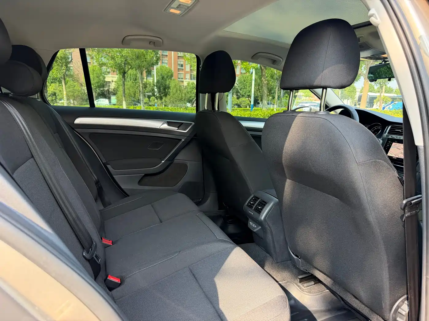 Фото 9 - Volkswagen Golf