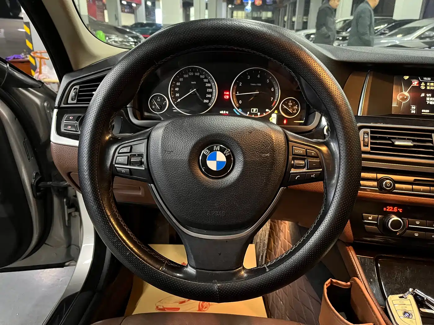 BMW 5 Series 2017 525Li Leading Edition фото 7