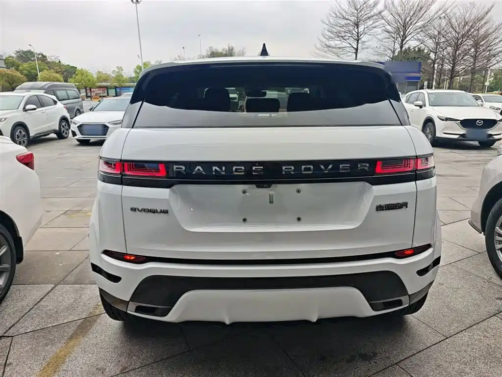 Land Rover Range Rover Evoque 2023 Range Rover Evoque L 200PS Elite Edition фото 4