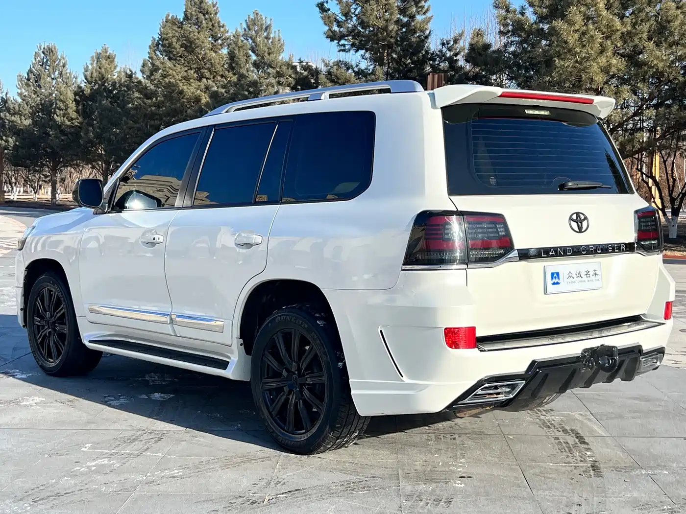Toyota Land Cruiser (Import) 2015 4.0L V6 Middle East Low Configuration Edition фото 9