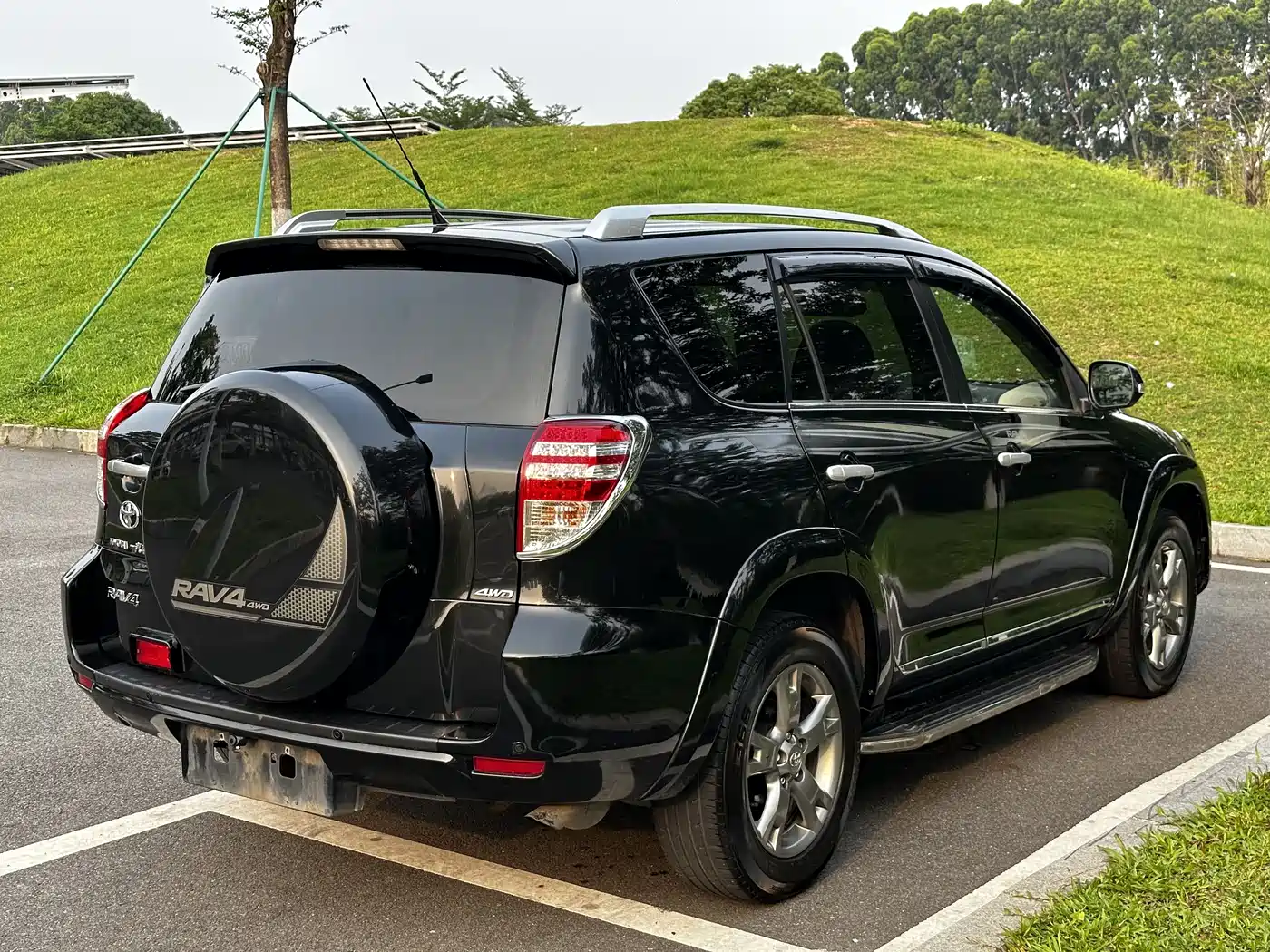 Toyota RAV4 Rongfang 2012 Styling Edition 2.4L Automatic 4WD Luxury фото 8