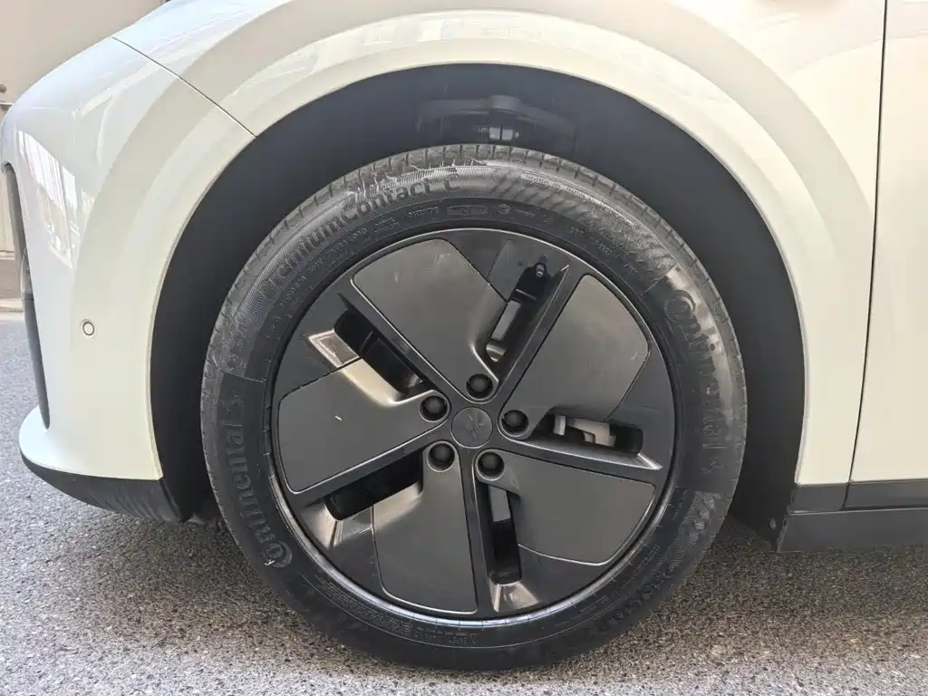 Li Auto Li i8 2026 2025 Standard Edition