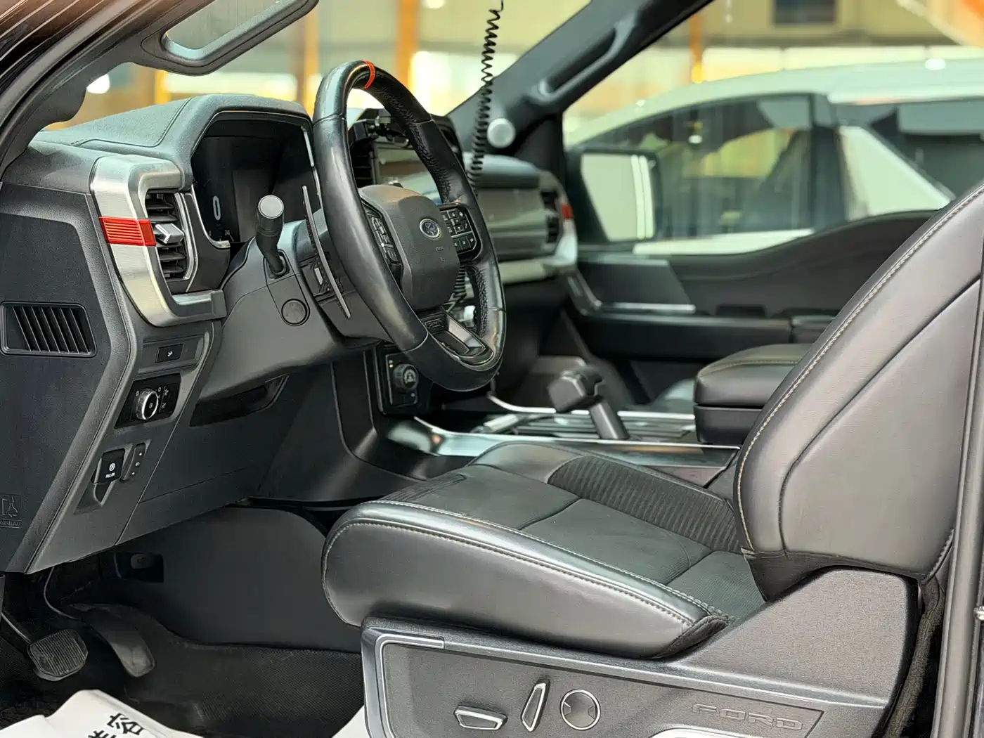 FORD F-150 RAPTOR