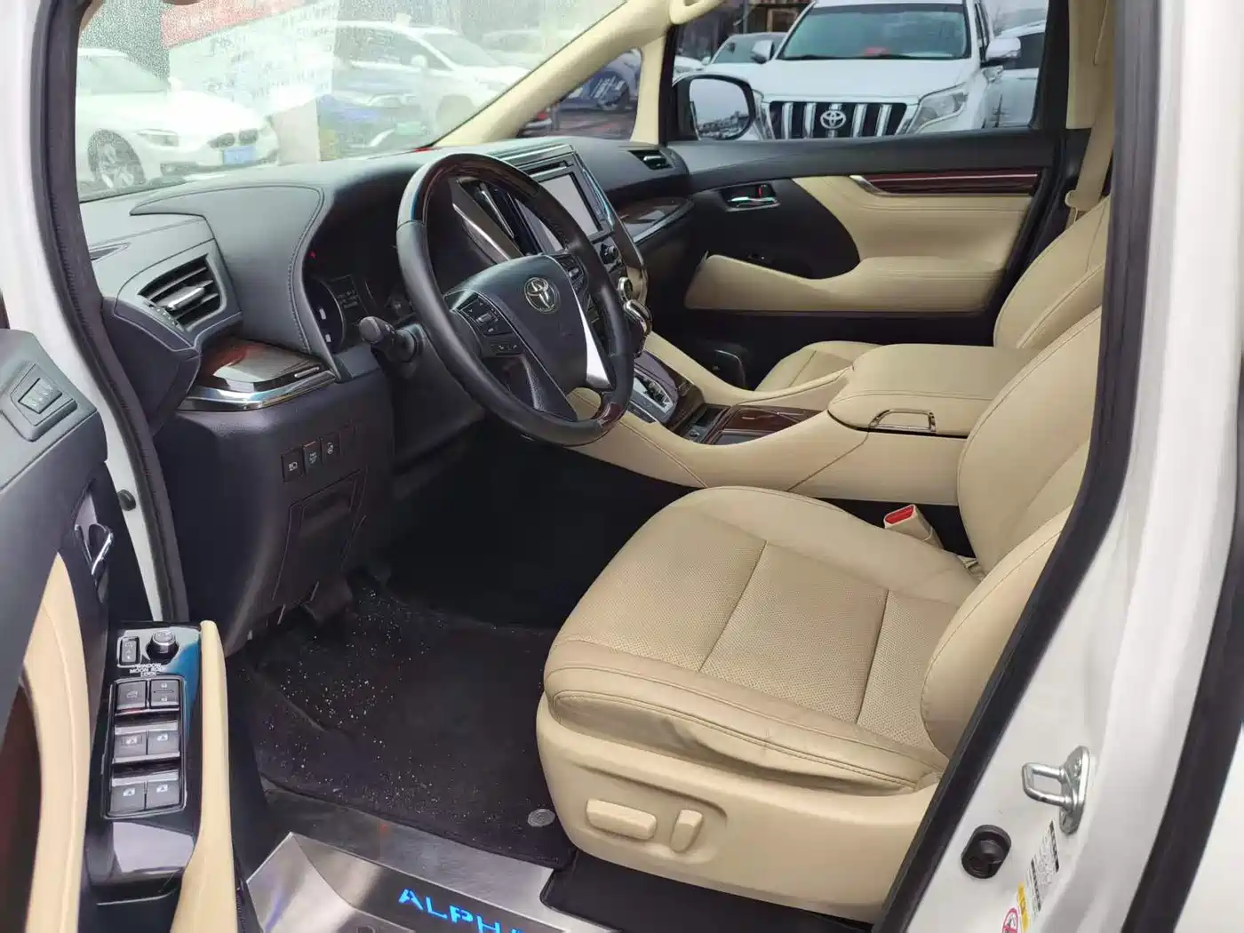 Toyota Alphard 2015 3.5L Luxury Edition фото 7