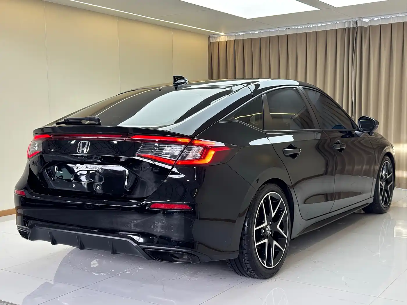 Фото 21 - Honda Civic