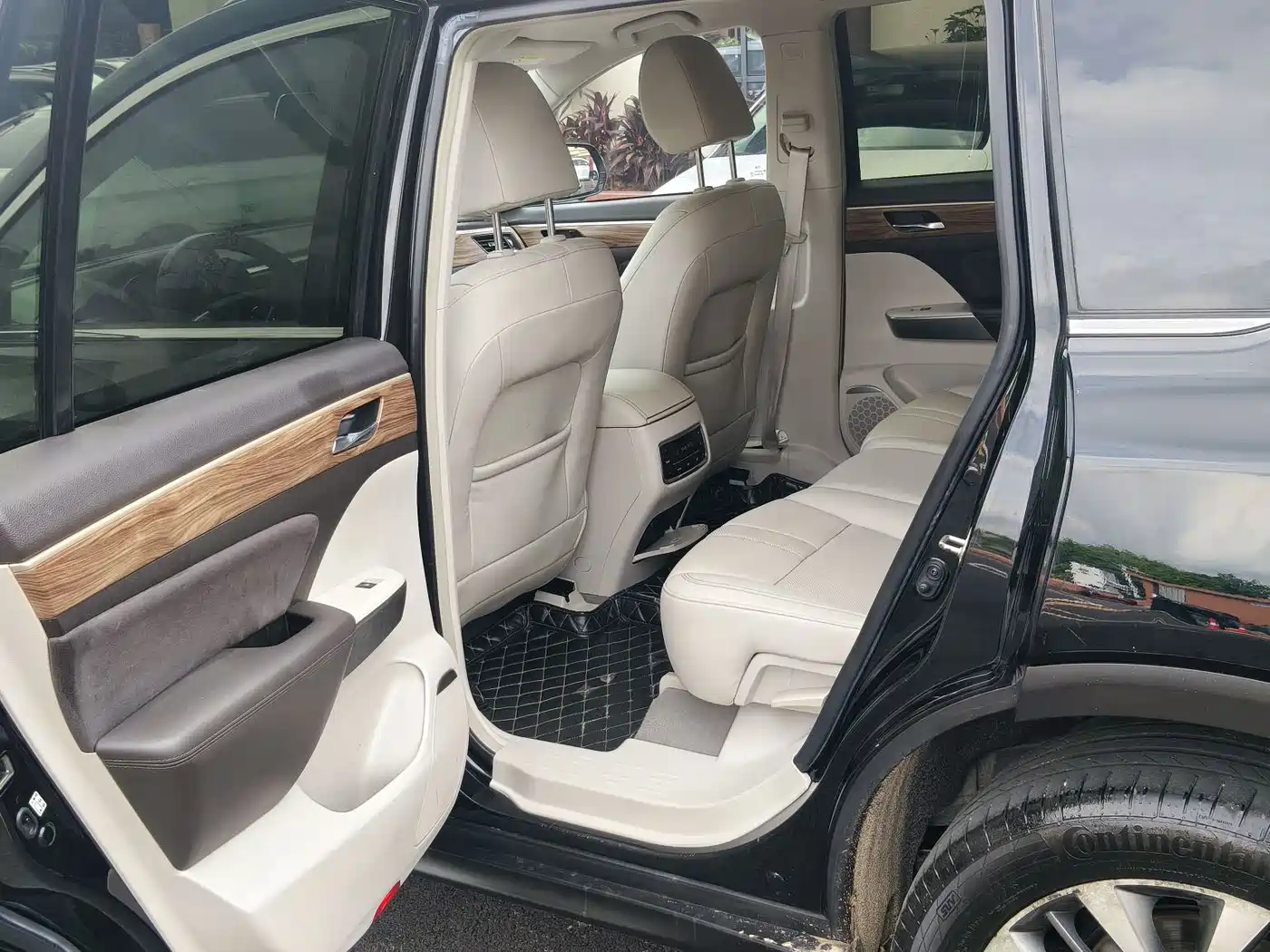 GAC Trumpchi Trumpchi GS8 2017 2017 320T 2WD Luxury Smart Connect (7-seater)