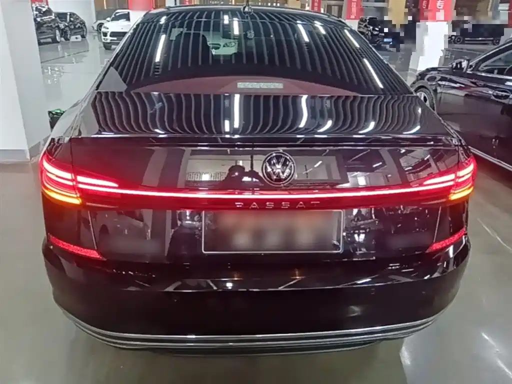 Volkswagen Passat 2024 380TSI Dragon Glory Edition фото 6