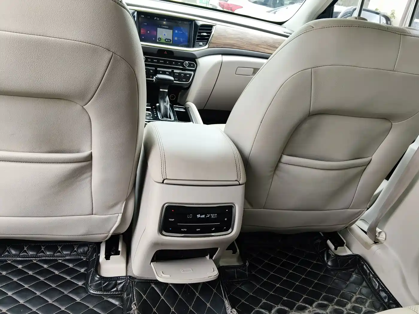 GAC Trumpchi Trumpchi GS8 2017 2017 320T 2WD Luxury Smart Connect (7-seater)