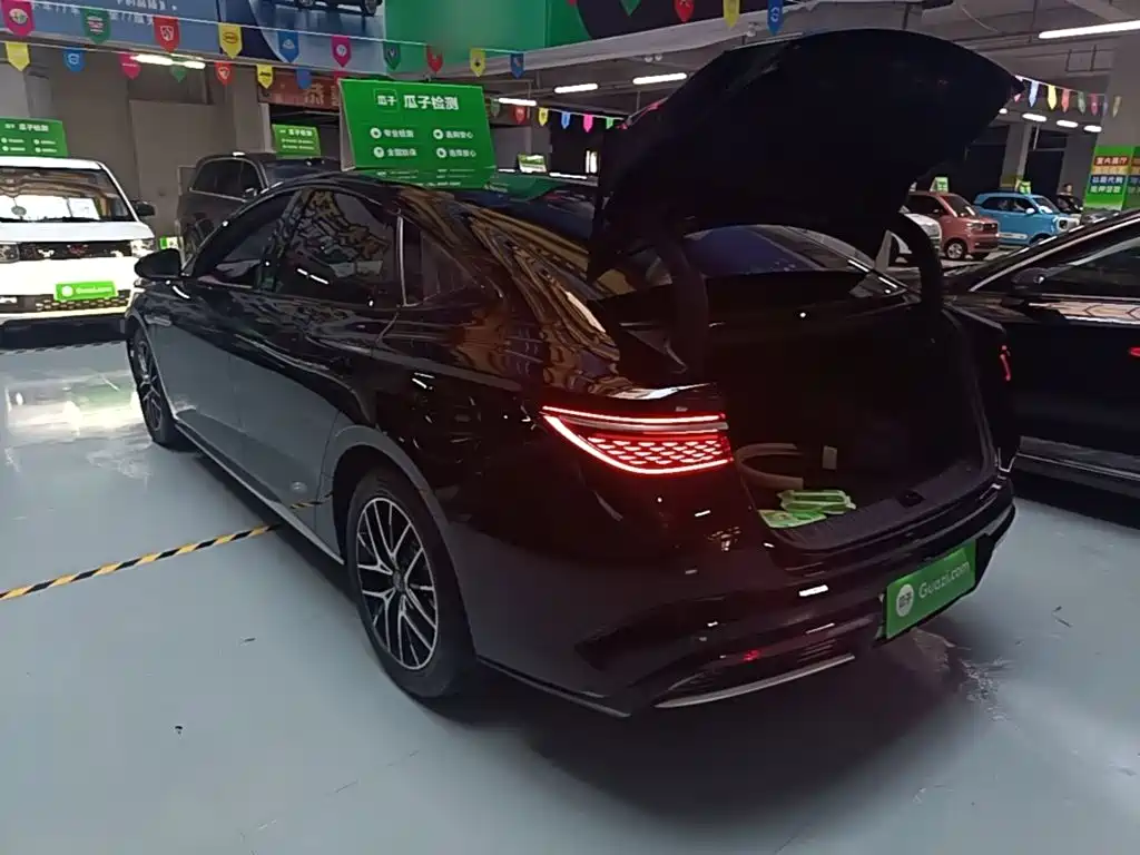 BYD Seal 2024 2024 Glory Edition DM-i 1.5L 121km Prestige